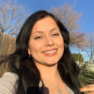 Meet your Posher, Isabel